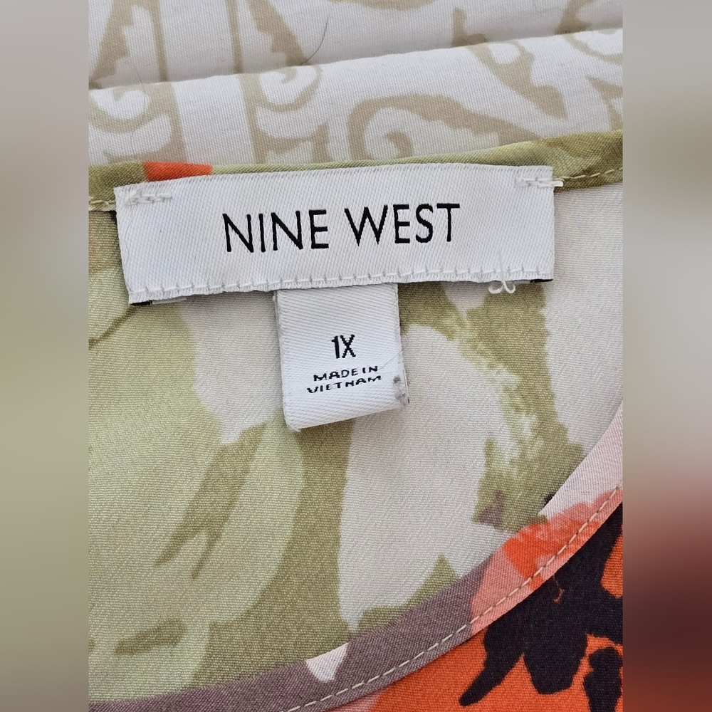 Nine West Career / Dress Blouse - Picture 3 of 5